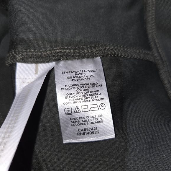 Lou & Grey NWT Women's Green Ponte Pocket Legging - Picture 9 of 13